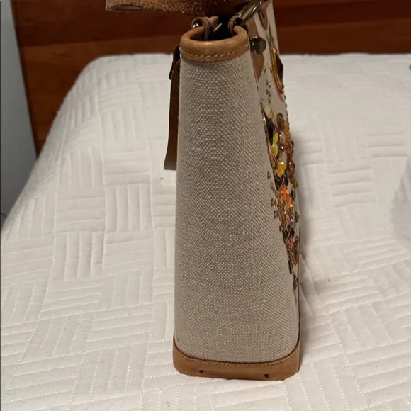 WONDERLAND Collins of Texas jeweled oranges and golden Tote - Picture 7 of 16